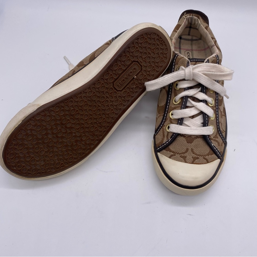 Coach Barrett Signature Monogram Canvas Shoes Women's 
Size:5 B - Picture 4 of 8